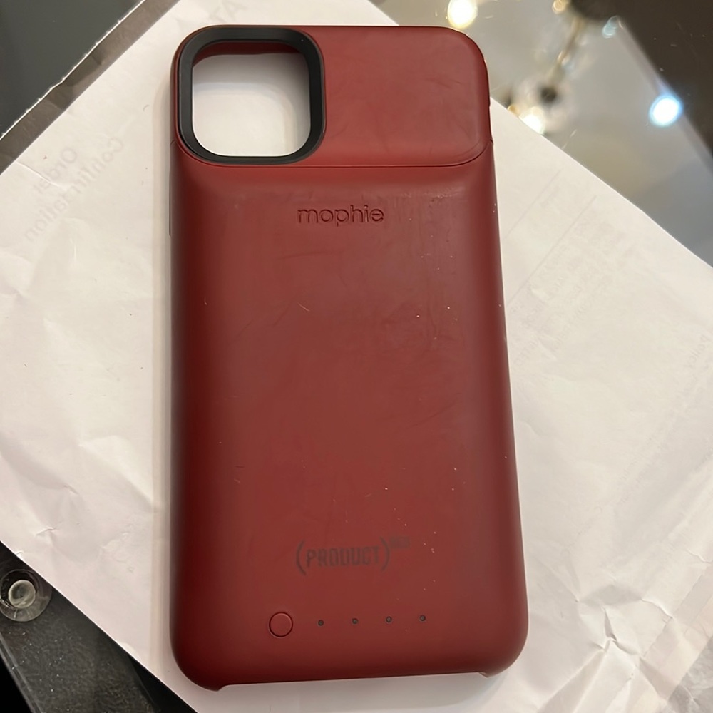 Mophie iPhone 11 Pro Max Charging Case